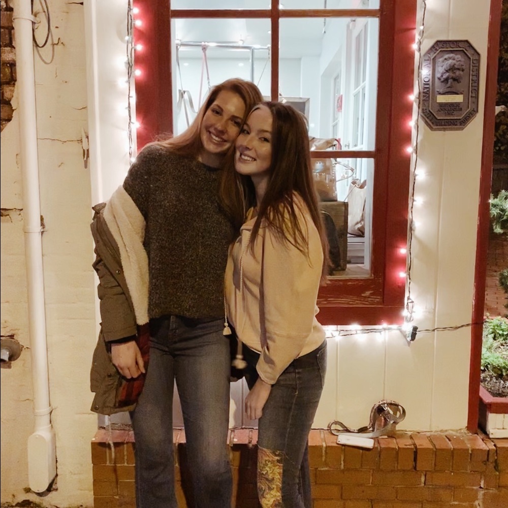 Meet your Posher, Caitlin